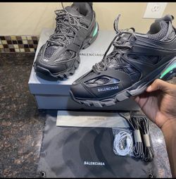 BALENCIAGA TRACK
