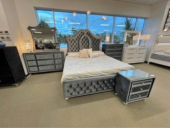 4- Pieces Gray color Velvet king & Queen Size Bedroom set