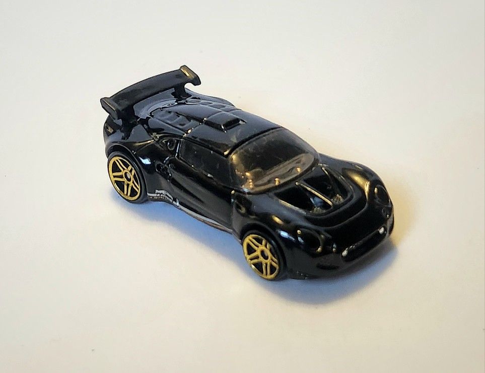 Hot Wheels Lotus Sport Elise 2007 HW Exotics Diecast Car