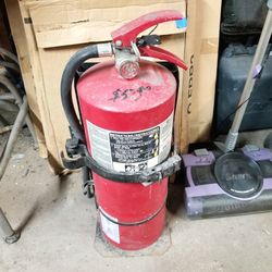 Ansul Model C20 Sentry 20 lb BC Fire Extinguisher

