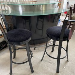 Dania bar and 2 stools