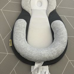Baby Lounger Like New  