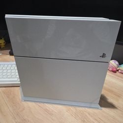 White Playstation 4