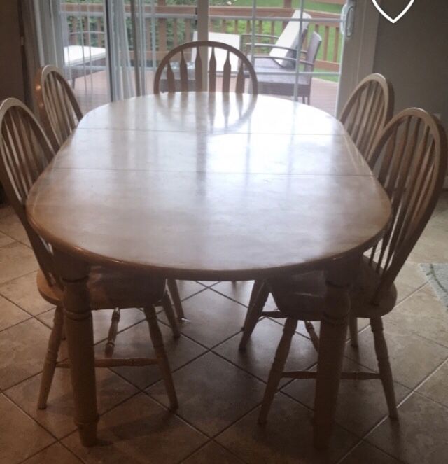 Dining table with 6 kitchen chairs