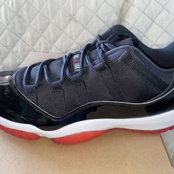 Air Jordan 11 Retro Low *Bred*