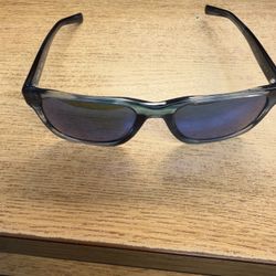 Costs Del Mar Men's Polarized Sunglasses. Mint Condition. In Original box