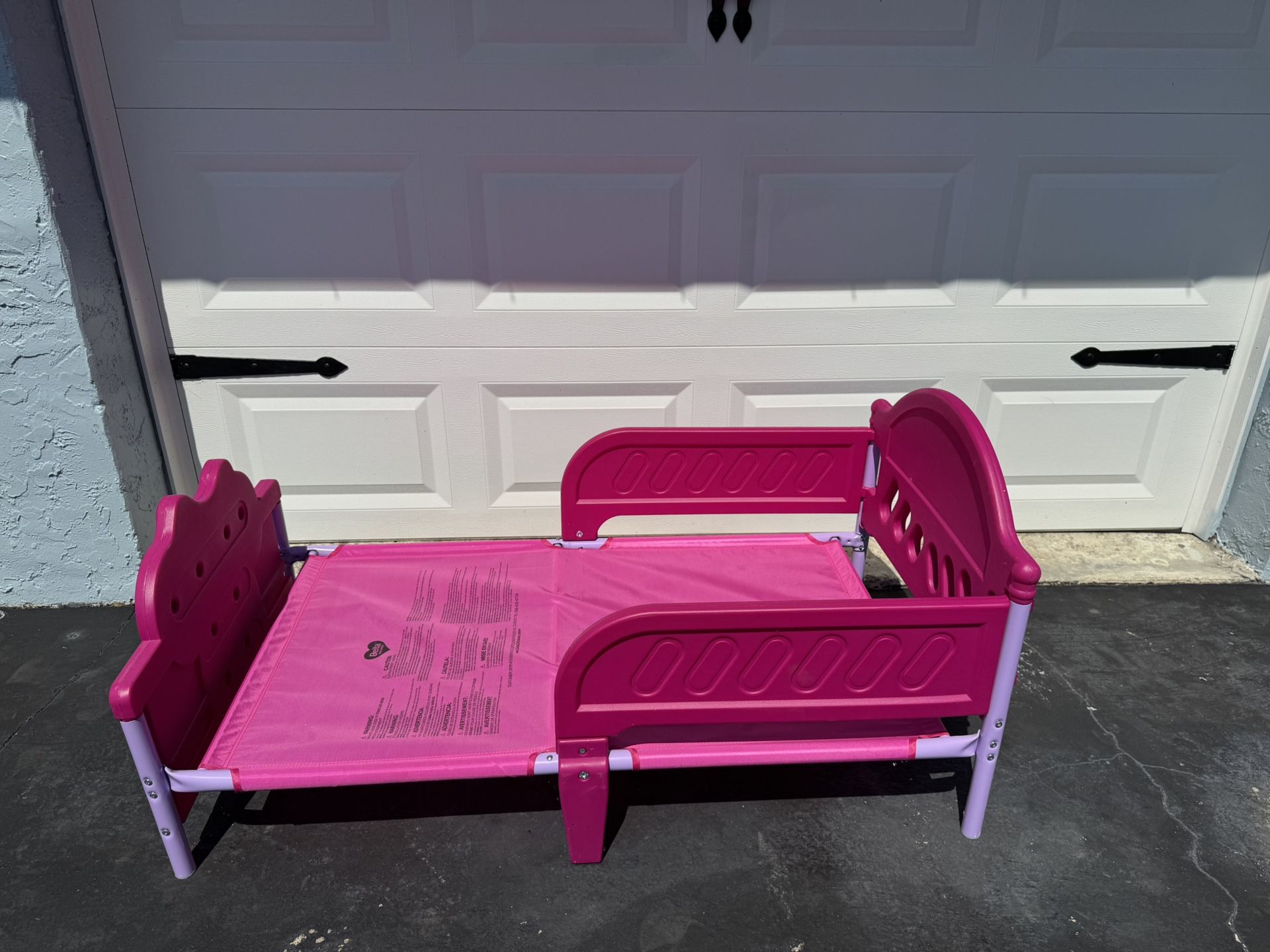 Pink Toddler Bed, Disney Minnie Mouse Location new port Richey