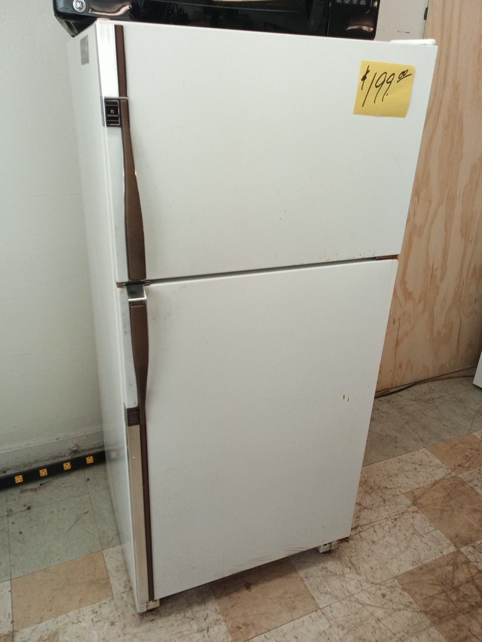 Refrigerator white clean works great . Warranty . Delivery available . 2203 Fowler st . Ft. Myers 33901