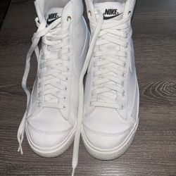 NIKE Blazer Mid ‘77 Canvas Sneaker 