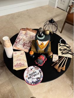 Harry Potter cake and party supplies