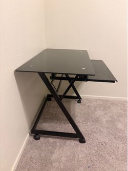 Computer desk