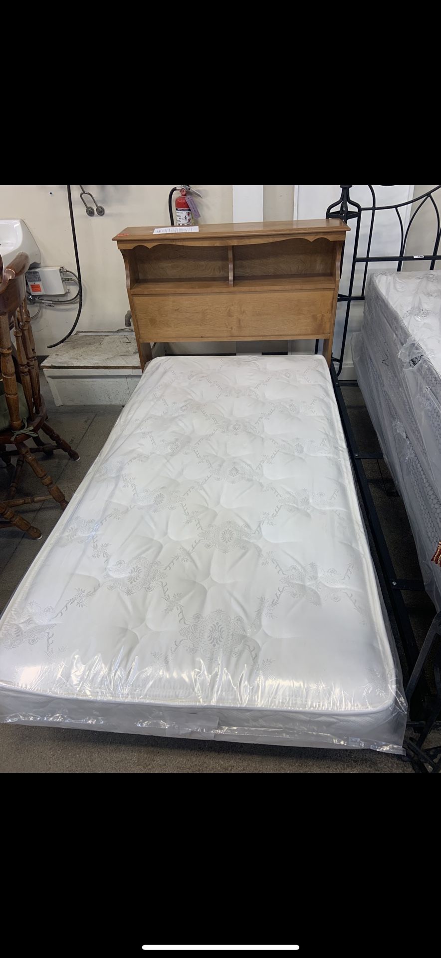 2 Twin Beds