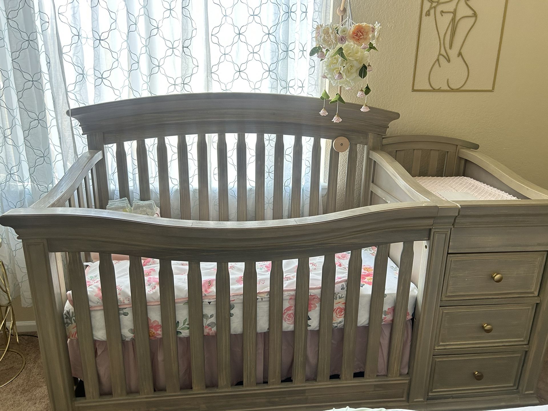 Crib with Changing Table