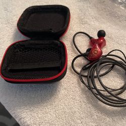 Earbuds With Case