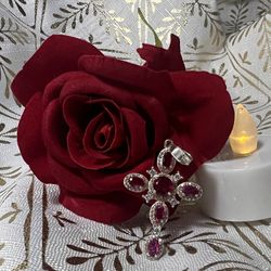 Dije Cruz Con Diamantes Fucsia 