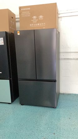 Refrigerator French door 3-doors beverage center full Depth Samsung bespoke with panels black stainless steel