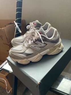 New Balance Tennis Shoe