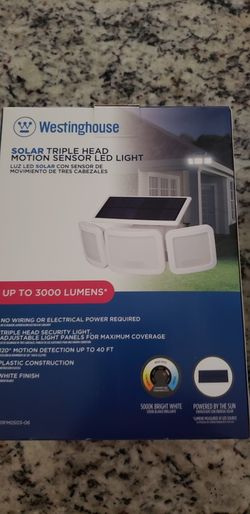 Brand New Solar Flood Lights LED  3000 Lumen  Motion Detection Triple Heads.2 Available 
