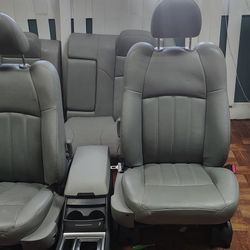 06-10 FULL SET OF CHRYSLER C300 SEATS GOOD CONDITION 