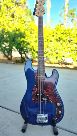 Guitars, Bass, Amps, Pedals - Fender, Gibson, Epiphone, Vox