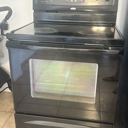 Stove , Microwave And Dish Washer GE 