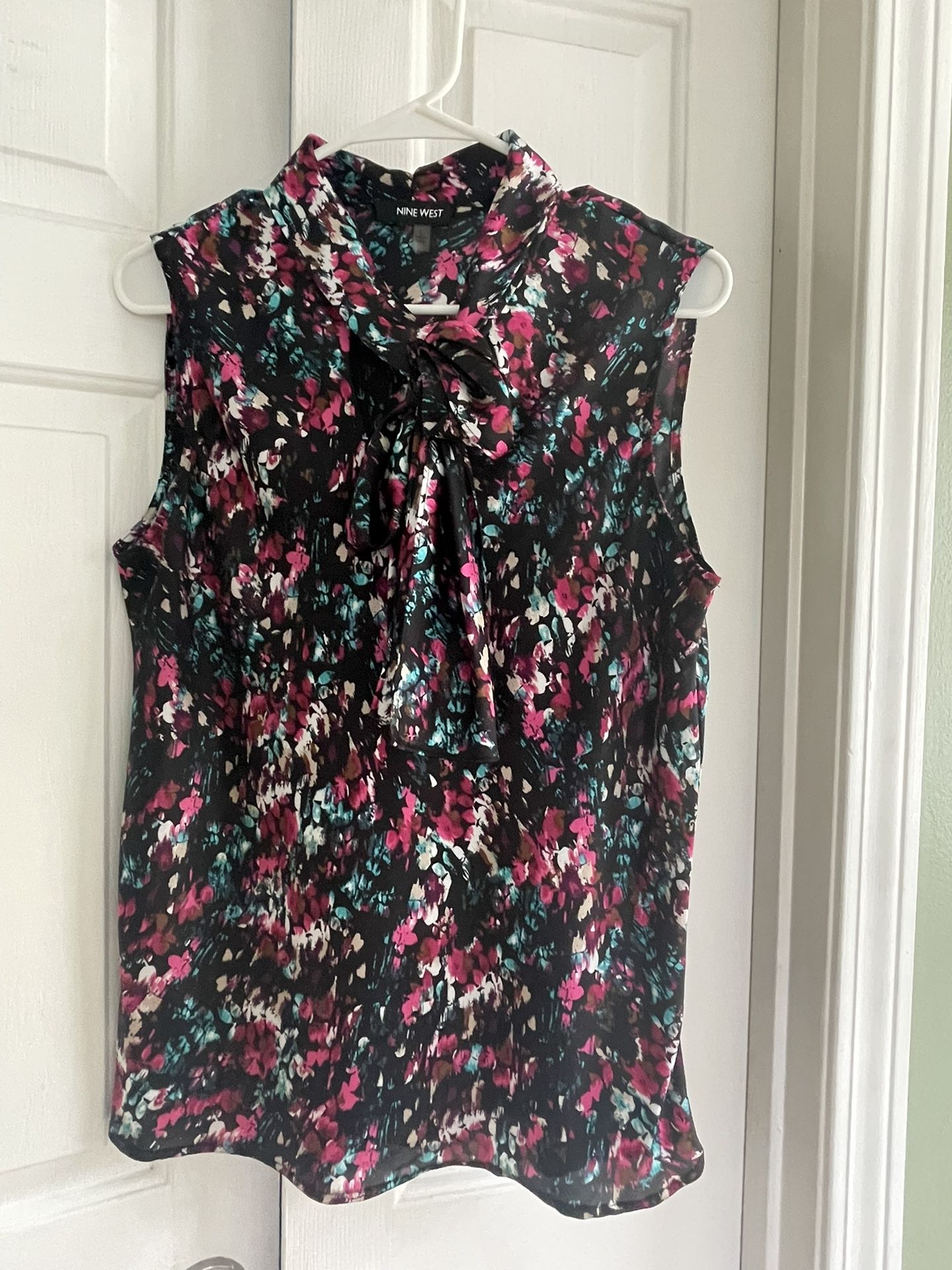 Blouse Nine West Size L Feels Like Silk