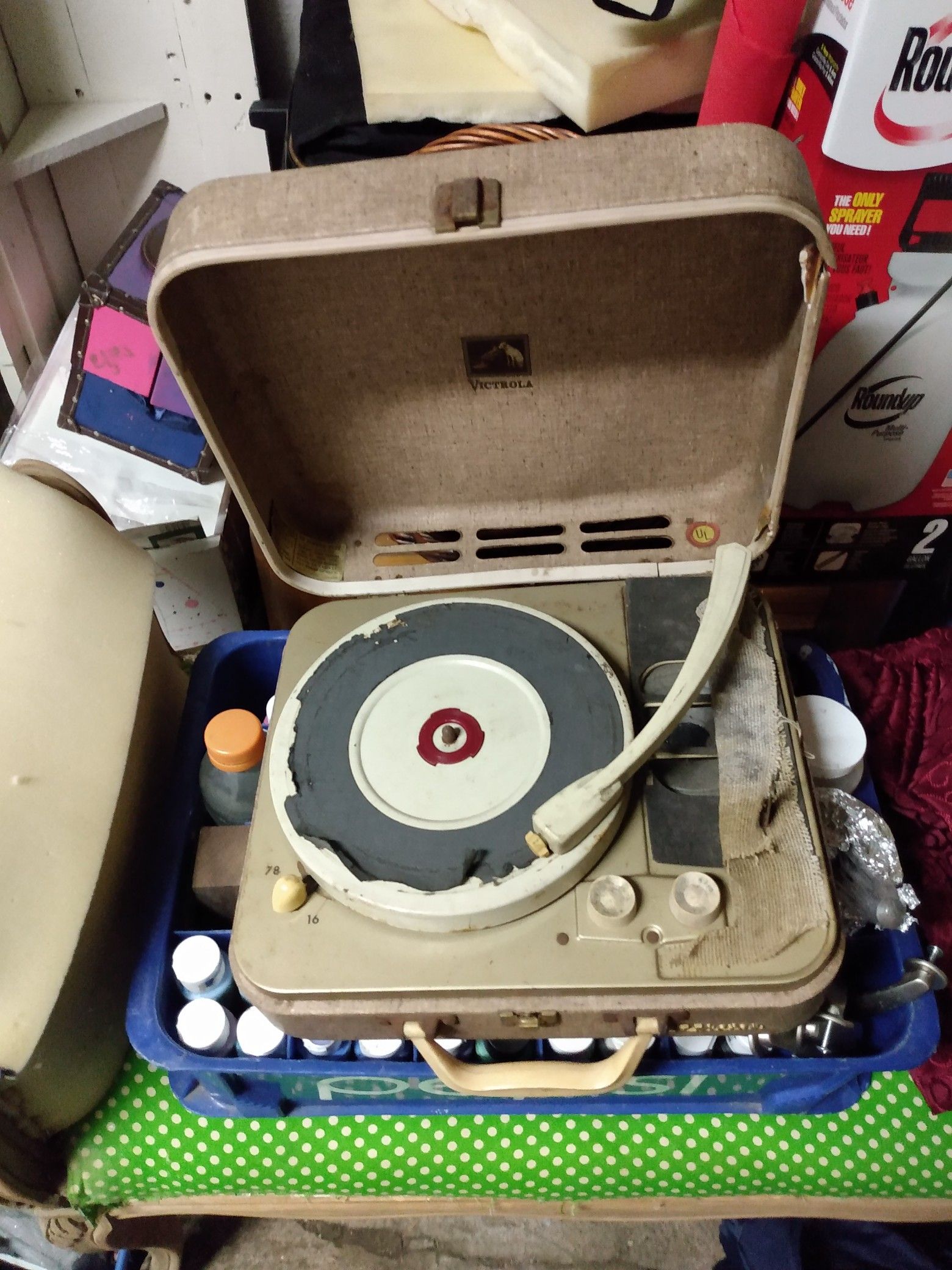 Victrolla portable electric record player