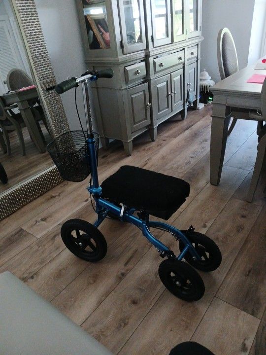 Knee Scooter 