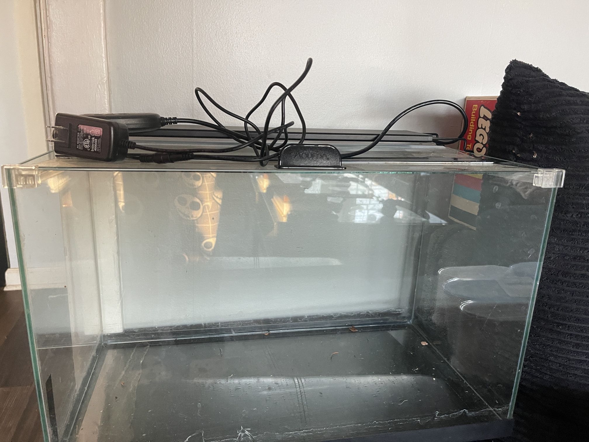 10 Gallon Rimless Tank With Lid And Light