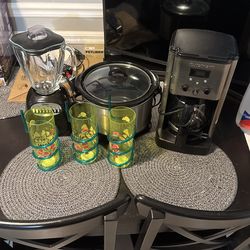 Blender, Crockpot, Coffee Maker, 3 Pool Cups Bundle