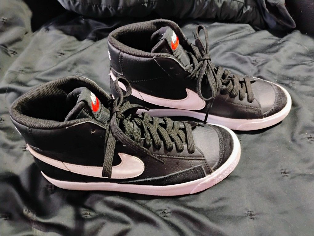 Nikes Youth Size 5.5