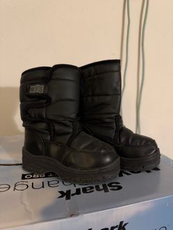 Kids snow boots size 10 kids