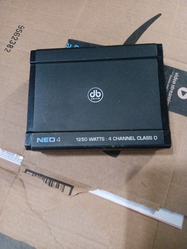 NEO4V2 : 1250 w Mini Amplifier