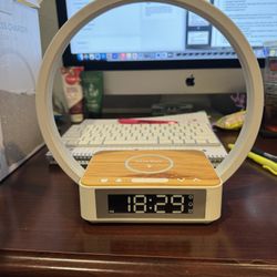 Wireless Bedside Lamp 