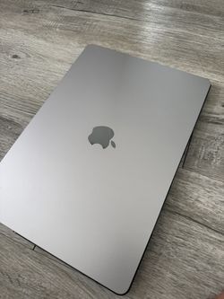 15 Inch M2 Macbook Air With Upgraded 16 GB RAM And 256 GB