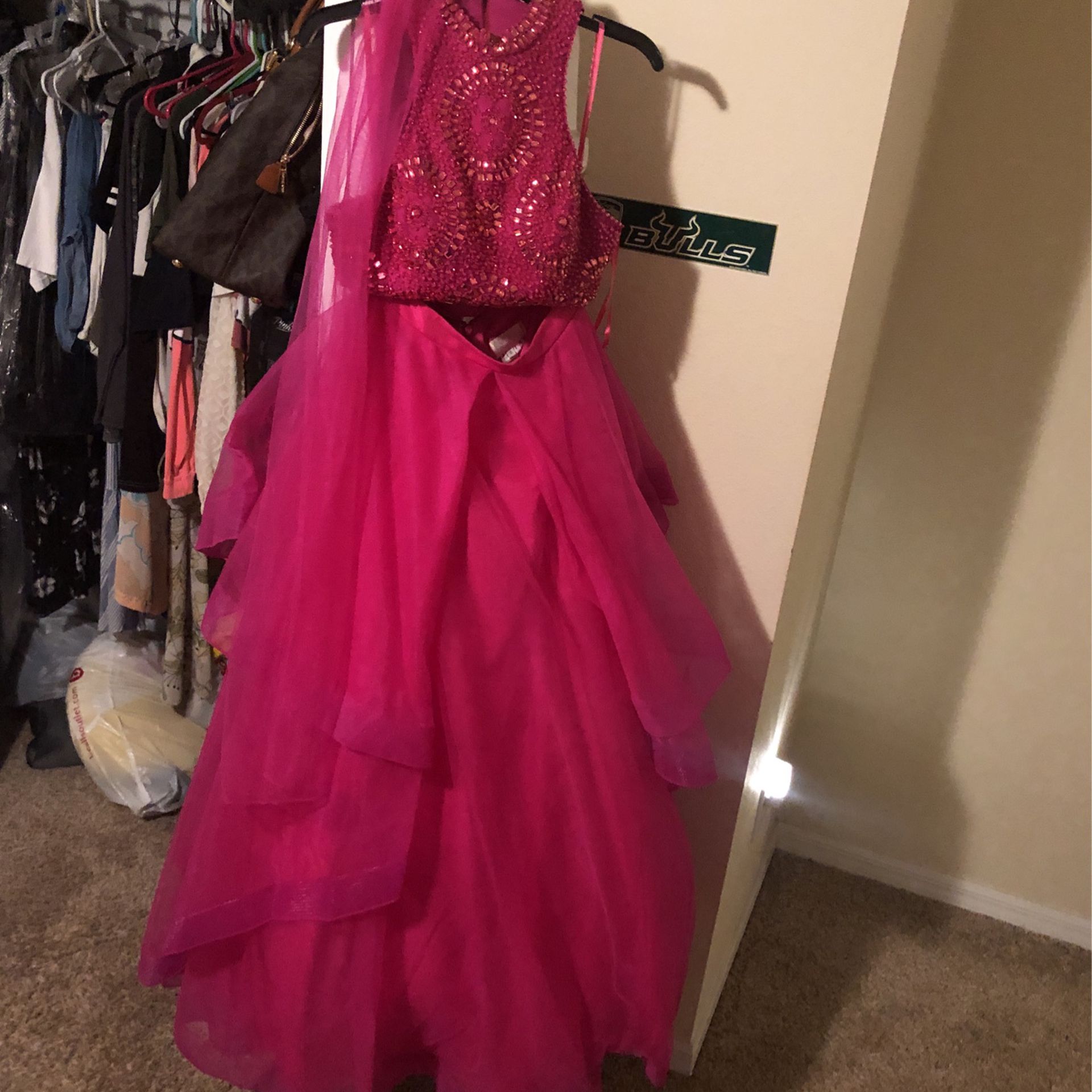 Beautiful Deep Pink Quinceanera Dress.  Consist Of Bodice And Skirt. Size Small. Beautiful Trimming. Beautiful On And You Will Love