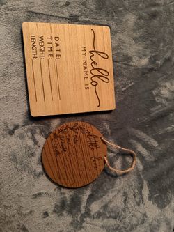 Newborn wooden signs