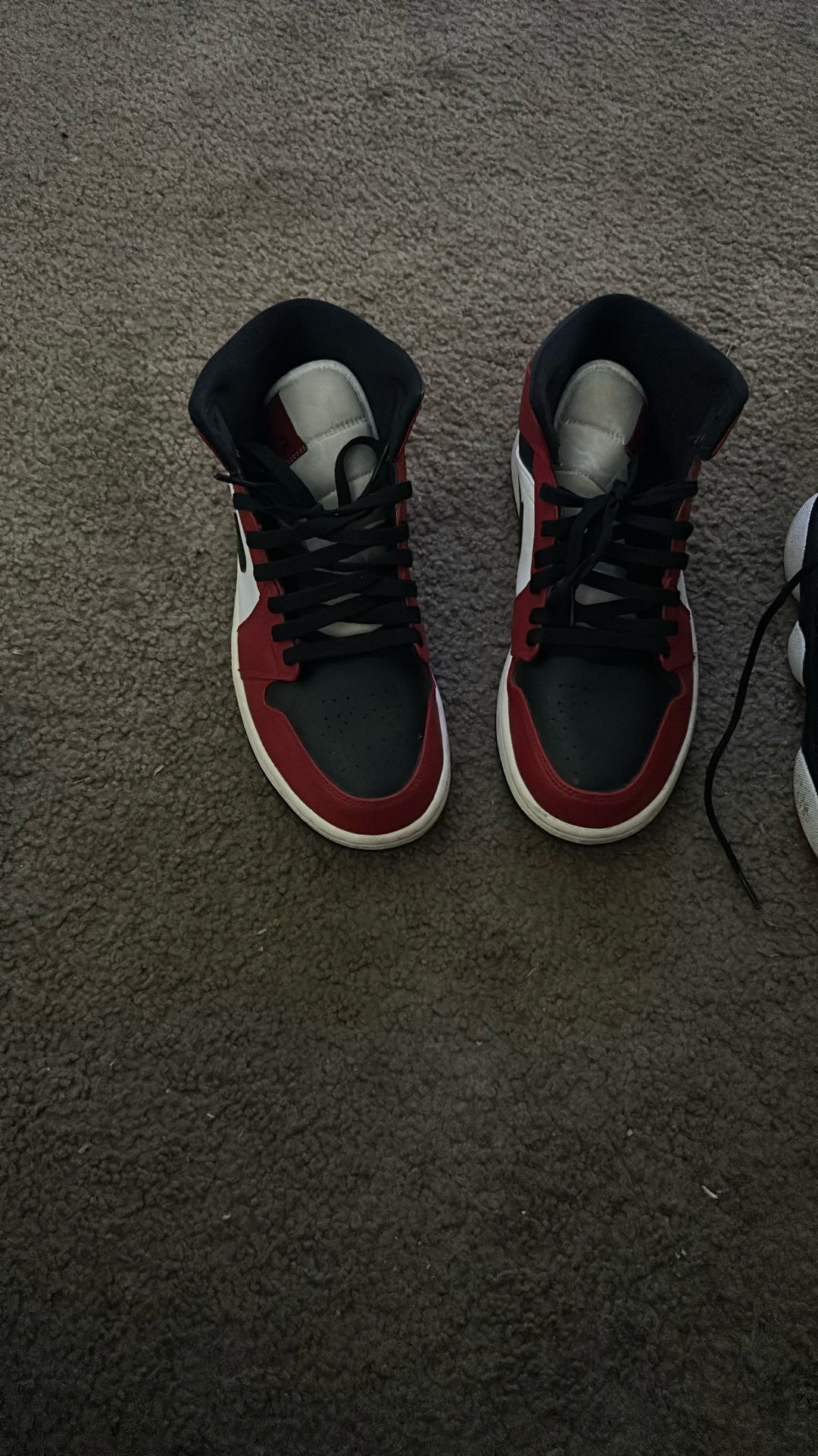 Jordan 1 Black toe Size 9 1/2, Jordan 13 Playoffs 10.5