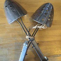 Shoe stretchers