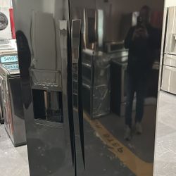 DELIVERY AVAILABLE! Ke nm ore Re frig era tor Fri dge Ic ema ker works