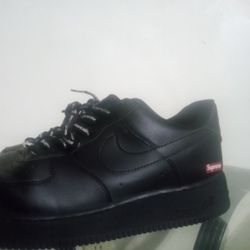 Nike × Supreme 