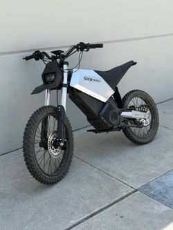 CyberTruck Electric DirtBike 60V 5500W SyxMoto SPRK ONLY 10 MILES