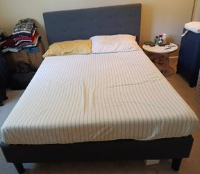 Bed frame with mattress queen size