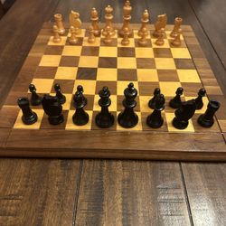 Rare Horn Mccrillis Chess Pieces 