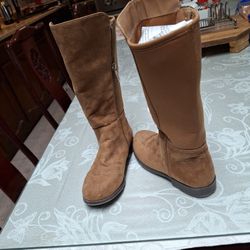 Boots..MK.brown(caramel color).size 2..Girls.
