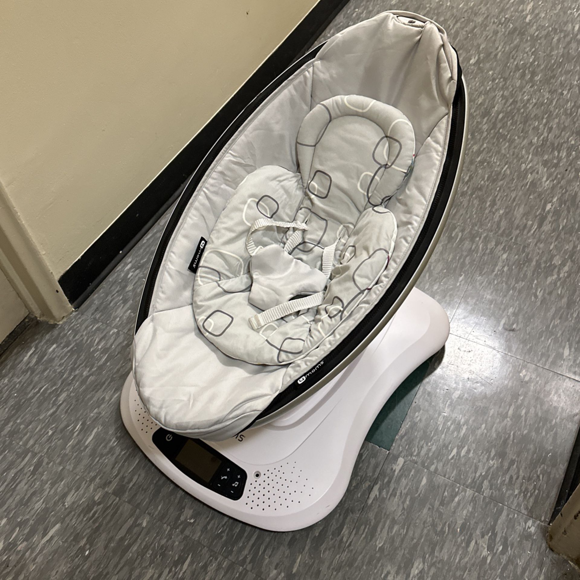 4moms MamaRoo With Reversible Infant Insert