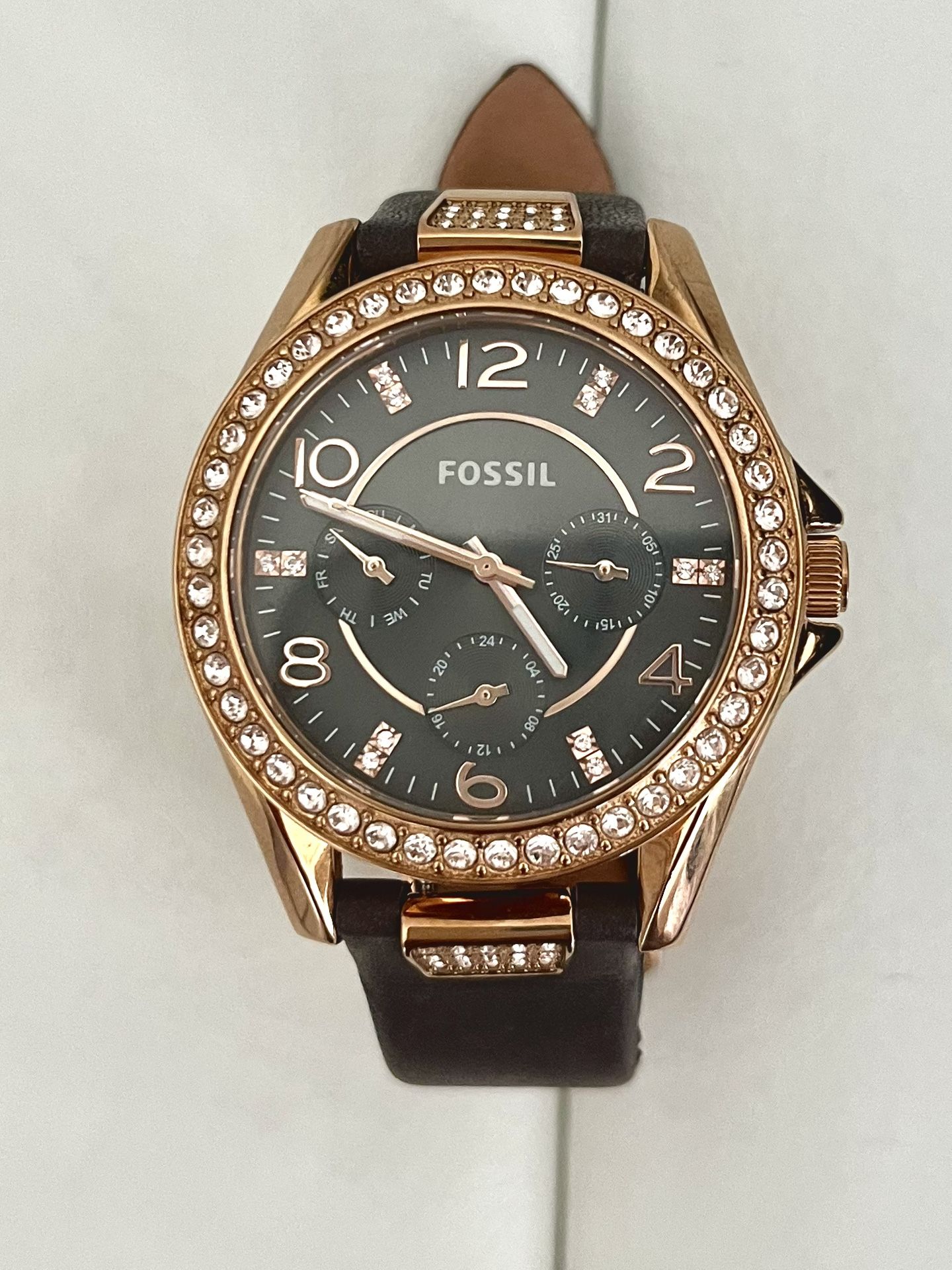 Fossil watch. Brown genuine leather band.