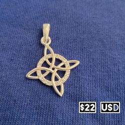 Dije Nudo De Bruja De Plata