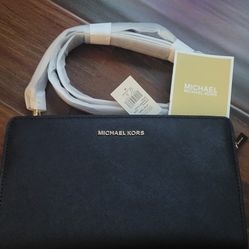 Michael Kors Crossbody Clutch