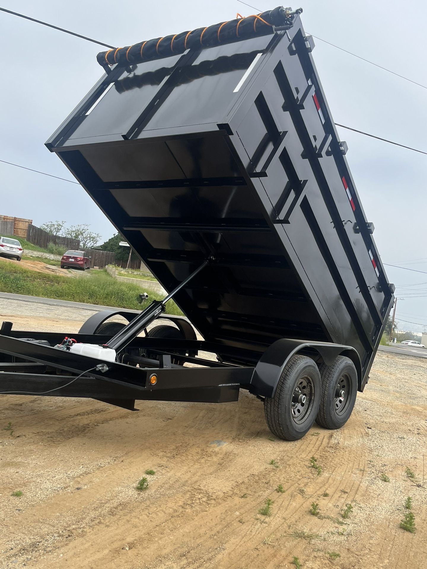 DUMP TRAILERS